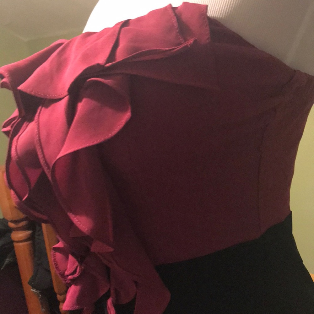 π Host Pick π Body Central dress. With frills - Picture 3 of 5